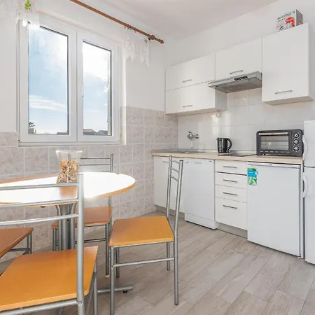 1 Bedroom Lovely In *