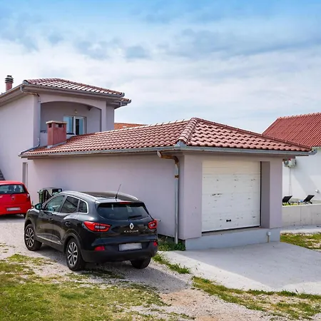 1 Bedroom Lovely In Rtina