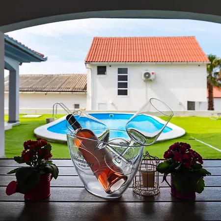1 Bedroom Lovely In *