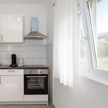 Apartment 1 Bedroom Lovely In