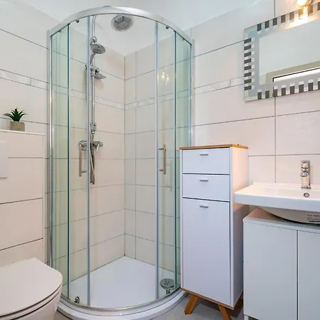 Apartment 1 Bedroom Lovely In *