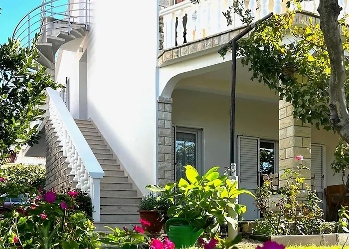 アパート 1 Bedroom Lovely In Vlašići
