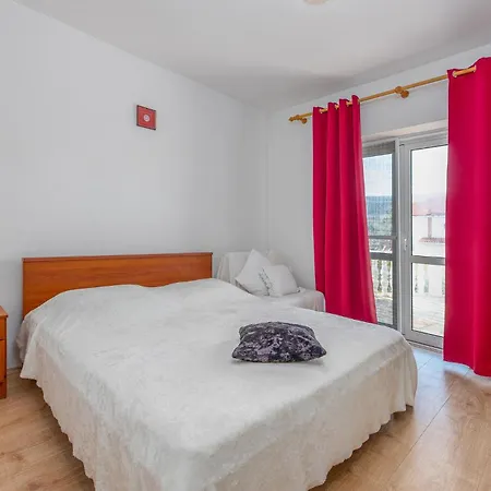 1 Bedroom Lovely In Apartman Vlasici