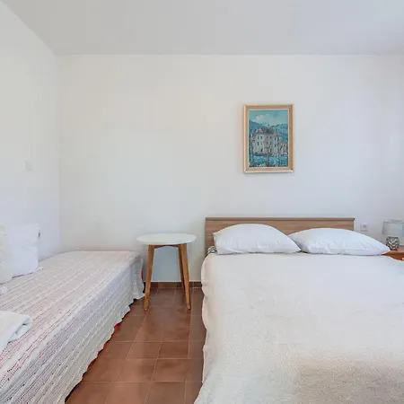 1 Bedroom Lovely In Apartman Vlasici