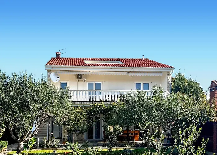 1 Bedroom Lovely In